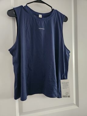 NWT lululemon athletica Navy Muscle Tank Women Xl